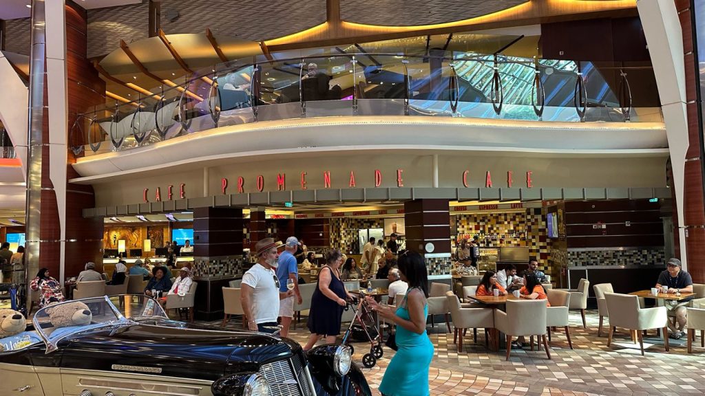 Café Promenade | Oasis of the Seas | Royal Caribbean