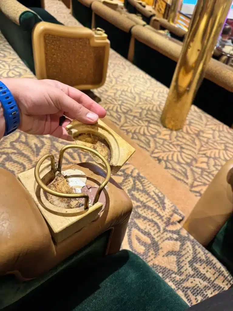 Amazing Heartwarming Reddit Story: Enchantment of the Seas Cupholder Goes Viral