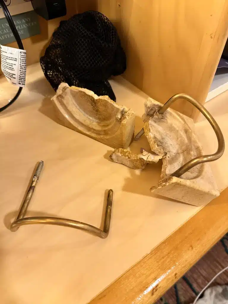 Amazing Heartwarming Reddit Story: Enchantment of the Seas Cupholder Goes Viral